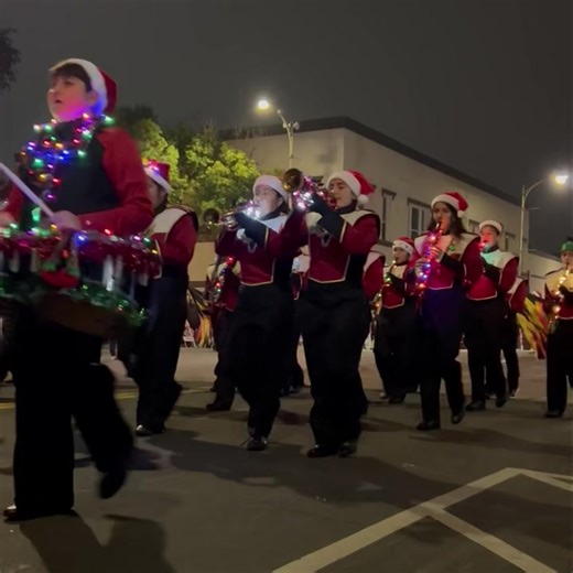 Wishing everyone a warm, joyful, and music-filled holiday season! 🎄🎶 Our WIS Band & Color Guard proudly spread Christmas spirit at today’s parade. Happy Holidays, Thunderbird family! ❤️ | Washington Intermediate School