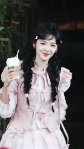 Title: Zhang Ruonan's Late-Night Variety Show Work: The Inside Story