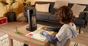 Amazon Glow este un dispozitiv pentru copii cu funcție de apelare video și proiector interactiv integrat