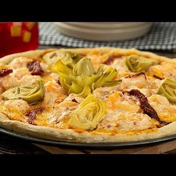 Pizza Afredo con Camarones y Alcachofas | Receta de pizza casera