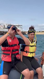 🌴 Cabo Verde ou Lua de Mel? 😏 Digam lá… isto parece o fim do programa, mas na verdade é só o começo! 😅 (Eu sei, parece frase de telenovela… mas é verdade!) 👉 Hoje há episódio novinho em folha por volta das 19h10 👉 E no domingo… preparam-se porque vem aí a GRANDE FINAL 🎬 AO VIVO, com tudo o que vocês gostam: drama, emoção e confrontos que… olha… só vendo! 😅 🆕 Mas o verdadeiro inédito é isto: ✨ Está a decorrer uma votação para escolher o participante favorito do público! Quem ganhar… leva 