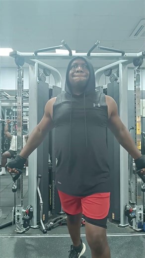 How to Build Your Upper Chest With Cable Flys 💪 #bodybuilding #motivation #chest #fitness #gym