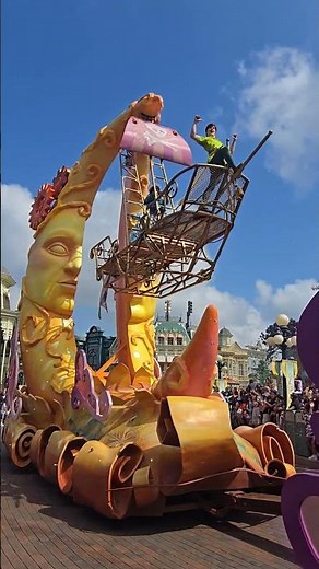 Capitaine Crochet et Peter Pan #starsonparade ‪@DisneylandParis‬ #disneyaddict