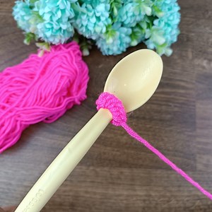 Very beautiful 😍 Super easy flower making with spoon and thread - Flower decor idea - DIY | Lady Loves Knitting