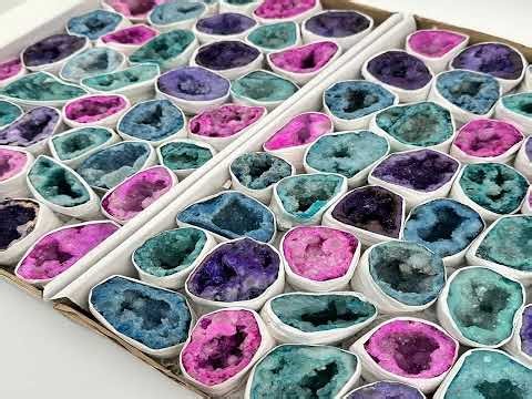 COLORED CRYSTAL GEODE SET