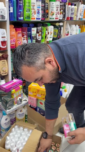 Rimasse cosmétique 🎀 on Instagram‎: "✨ أهلاً بكِ في عالم الجمال والعناية! نوفر لكِ أفضل المنتجات الأصلية والمحلية من مستحضرات التجميل والمكياج لتلبية كل احتياجاتكِ. 🌐 تسوّقي بسهولة عبر موقعنا: rimassecosmetique.com 📍 موقعنا: رويبة، طريق المحكمة، مقابل البلدية 🚚 نوصل لكل ولايات الوطن 69ولاية). ✨ Bienvenue dans l’univers de la beauté et du soin ! Nous vous proposons une sélection exceptionnelle de produits cosmétiques et maquillage, 100% originaux et locaux. 🌐 Commandez en toute simplicité su