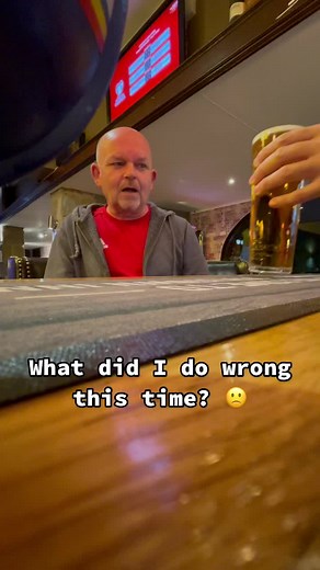 Angry Customer Fight: Bad Customer Service in Bar Video