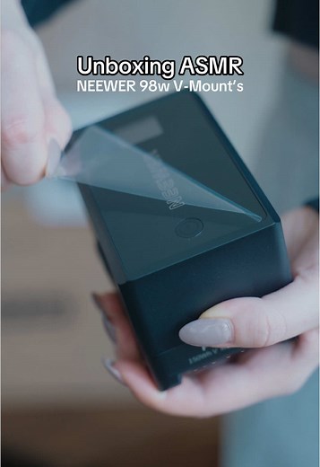 Film gear unboxing #filmmakersoftiktok #cinematographer #filmtok #unboxingasmr @neewerofficial