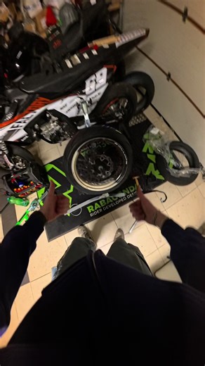 Easy tire change with @Rabaconda #fyp