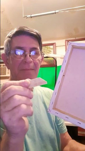How to use the wooden Canvas keys to tighten your canvas. please Like and subscribe.