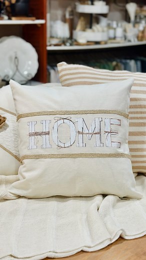 Tutorial usando el transfer, de los productos más fáciles de colocar, ¿ya los probaste? En la tienda online tenes un montón de diseños disponibles. Lo cómodos que son, en muy poco tiempo tenés un resultado hermoso y además usando nuestros textiles te quedan más lindos todavía 🙈 ¿Ya los conoces? ¿Los probaste? Ya los podes conseguir en www.maeldeco.com.ar | Mael Tienda Deco