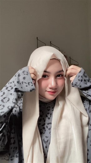 Tutorial Pashmina Lilit: Cara Pakai Kerudung Pashmina yang Cantik dan Rapi