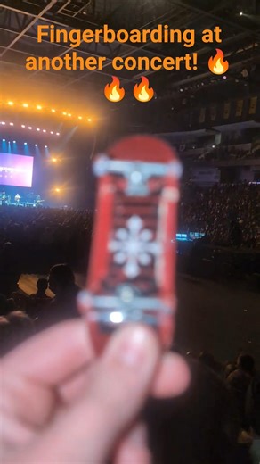 Fingerboarding at another concert!🔥🔥🔥(Mercyme)