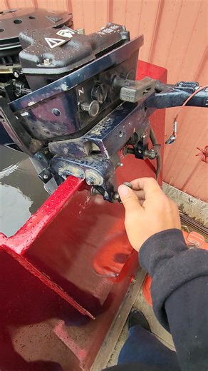 6.8K views · 128 reactions | Running that 1992 Evinrude 15hp long shaft 2-stroke, after going through it. Showing & explaining a few things, as well. | Outboard Madness | Facebook