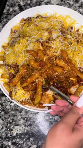 How to Make Delicious Homemade Chili Cheese Fries
