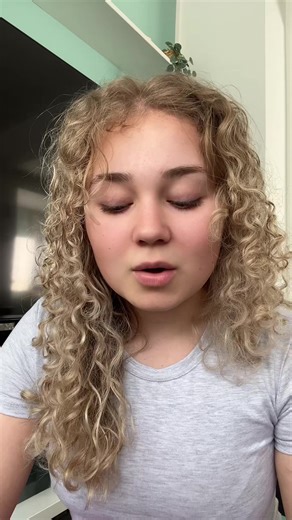 Lana Del Rey: Acoustic Cover of Video Games