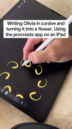 Creating Floral Lettering with Procreate on iPad