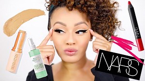 [WATCH IN HD] Season 8 Episode 4: Classic Makeup With A Twist Tutorial Be sure to read below for full product breakdown! ⬇️ Skin Prep - Mario Badescu Skin Care Aloe, Cucumber & Green Tea Facial Spray - FentyBeauty Pro Filt'r primer Eyes - Kylie Cosmetics x Kourtney Kardashian Pink Kit Liner - Dior Makeup On Stage Matte Black Liner Lashes - Too Faced Cosmetics Better Than Sex mascara - Lilly Lashes So Extra Miami lashes Face - Revolution Makeup F10 & F12 Foundation Sticks - NARS Cosmetics Macadam