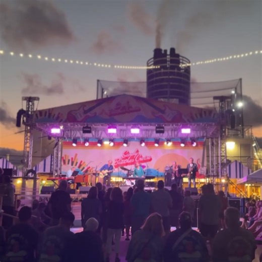 The Sandy Beaches Cruise is BACK in 2027!🛳️ LIVE performances by: • Keb’ Mo’ • JJ Grey & Mofro • St. Paul & The Broken Bones • The California Honey Drops • The Band of Heathens And many more! 🎵 Book your cabin before it’s too late! 🎵 | Sandy Beaches Cruises