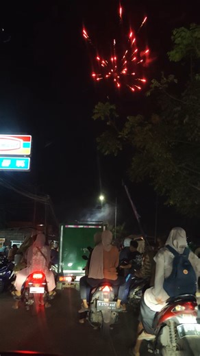 ROMAN CANDLE MERCON EID EDITION - WHAT DAY IS YOUR EID? ​​#fireworks #shorts #ngabuburit #Eid