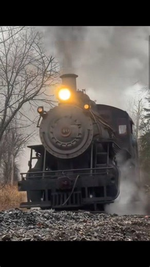 Happy birthday New Hope Railroad #40! Check out this video from Ethan Brodie, shot just a few weeks prior to the locomotive turning 100! Like, follow, and share for more! Have ideas for a video, something you'd like to see? Let us know! #railway #railroad #STEAM #steamengine #steamlocomotive #history #locomotive #thatsteamguy #historicpreservation #operations #heavyequipment #heavymetal #heavymachinery #UnitedStates #train #trains #railway #railroad #tradesman #trades #education #MadeInUSA #oper