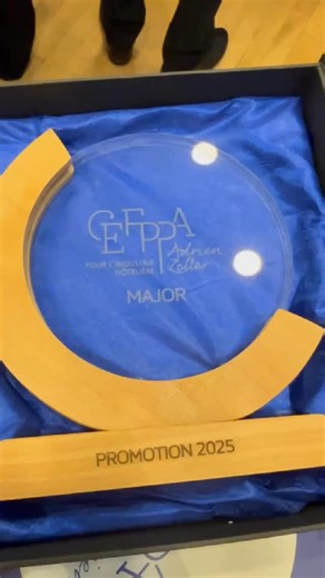 🎓 Une cérémonie 2025 qui restera dans les mémoires Lundi, près de 700 personnes se sont retrouvées à l’Illiade pour célébrer la remise des diplômes 2025 du CEFPPA… et l’ambiance était juste incroyable 🤍 Entre l’émotion, les prises de parole inspirantes, le parrain d’exception Jérôme Schilling, et toute la mobilisation de nos équipes — professeurs, apprentis, personnels et partenaires — cette cérémonie a vraiment montré ce que signifie travailler ensemble pour faire briller nos jeunes. Le buffe