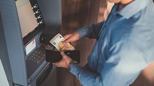 Sabes qué cantidad de dinero puedes sacar del cajero: Cuidado con Hacienda