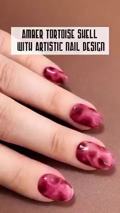 Learn from one of the best, @tabbyfa on how to achieve an amber tortoise shell manicure featuring 'Look Of The Day' ✨❤ #ArtisticNailDesign #ArtisticNails #fall #autumn #fallnails #gelpolish #lacquerpolish #dippingpowder #nailinspo #nailsofinstagram #nailart #nailsnailsnails #nailtech #nailartist #nailpro #dailynails #professionalnails #beauty #manicure #salon | Artistic Nail Design