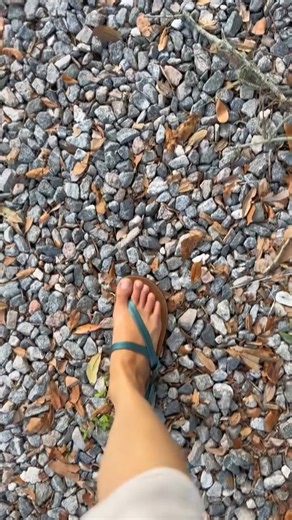 Thank you for the post @elle_jimenez 👣 Did you know your body can actually connect with the Earth’s natural energy? 🌍✨ Earth Runners are designed with a copper plug that mimics the barefoot experience by allowing electrical exchange between you and the ground. This connection, called grounding or earthing, helps restore balance, reduce inflammation, calm the nervous system, and reconnect us with nature. 🌱 The tread in the sole is designed for traction, so I can move with ease on ANY surface. 