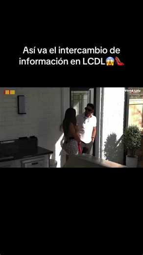 🧐👀¿Quién habrá dicho que el martes a la primerita que iba a sacar de #lacasadellengüetazo es a #ElsaOseguera? Recuerda apoyarla escribiendo #TeamElsa👠 en el chat de YouTube de #LipstickFables.