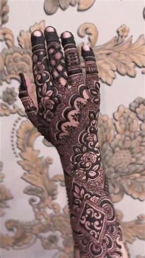 I Tried Popular Mendhi Application Tutorials