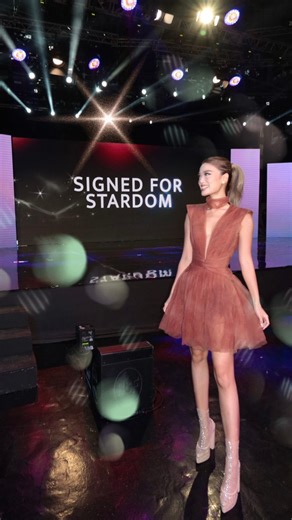 22K views · 501 reactions | Janeena means “God is gracious” 凉 and signing my name on the screen meant so much more than just signing my name. Every little thing is a gift from God, and this gift of a new home and a new family with the Kapuso Network, and Sparkle GMA Artist Center is something I’ll truly cherish & not take for granted 﫶 #SignedForStardom #signedforstardom2023 #janeenachan #janeenahosts | Janeena Chan | Facebook