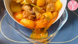 52K views · 2.5K reactions | Chicken,potatoes curry with shrimp pasteကြက်အာလူးငပိချက် #food #recipe #Myanmar #foodlover #thailand #cookingvideo | SS&P | Facebook