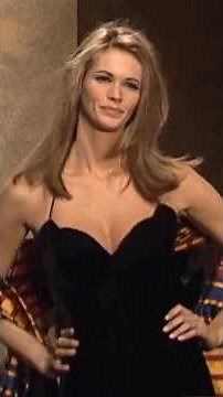 How supermodel's body ruled the 80s : Elle MacPherson #model #90sicons #fashionmodel #runwaymodel
