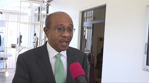 455K views · 9.5K reactions | N200 note go soon boku CBN govnor Godwin Emefiele don insist say di monetary policy na in di interest of Nigerians. Di CBN oga during interview wit tori pipo for State House say all im want na for Nigerians to endure small make di policy fit work. "We meet wit banks and tell dem to make di old ₦200 notes available from today," e tok. | BBC News Pidgin | Facebook