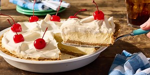 Root Beer Float Pie Is the Best Thing to Happen This Summer