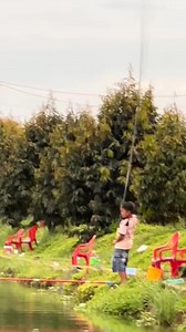 Heo 1/2 nặng 5kg. chép thả còn rất nhiều nha ae. hẹn ae ngày mai. 10 cần có xôi. thêm cần thêm xôi. | Hồ Mùi Lê