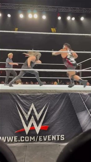 solo sikoa and mft vs wyatt six live holiday tour