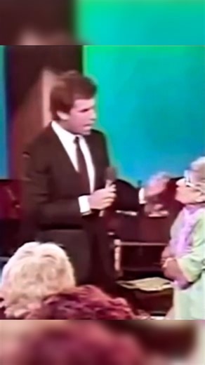 The life of ‘Disco Sally’ - a New York nightlife icon of the late 70s & early 80s 📹 | DnB Rollers