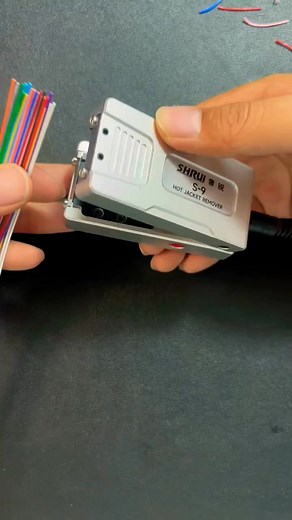 #subscribe #opticalfibercommunication #fiberopticcable #hacks #trick #reels #reels #reelsinstagram #education #electronics #electrical #experiment #engineering #diy #circuit #technology #science #creative #student #learning #arduino #project #fb #facebookwatch #science #electronics #diyprojects #diy #circuit #electronicsprojects #viral #fbpostviral | creative electronic