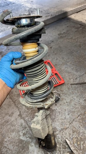 Broken front coil spring 😳😂 #ford