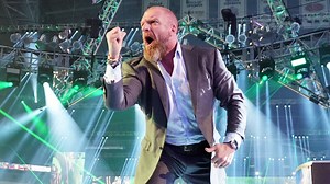 Multi-time WWE Champion breaks silence following devastating title loss amidst prominent rumors of re-signing with Triple H