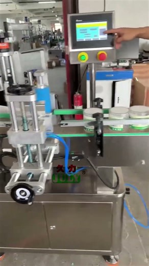 Customized Top Surface and Round Bottle Labeling Machine.