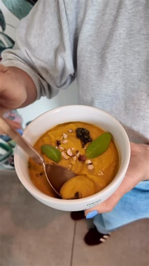 🍁 Batch cooking d’automne 3 recettes réconfortantes avec Mon Bouillon ! 🍲 1. Vol-au-vent au bouillon de poulet 2. Velouté de courge au bouillon de poulet pistou 3. Risotto aux champignons et bouillon Des plats qui réchauffent le cœur et nourrissent le corps pour affronter les journées fraîches ! 🧡 Retrouvez les recettes sur notre blog (lien en bio). - 📱 Achetez Mon Bouillon en ligne sur Kazidomi et Naalka en Belgique et en France. 🇧🇪 Et en Belgique sur Efarmz, Nowa et Pimsie. 🛒 Pour trouv