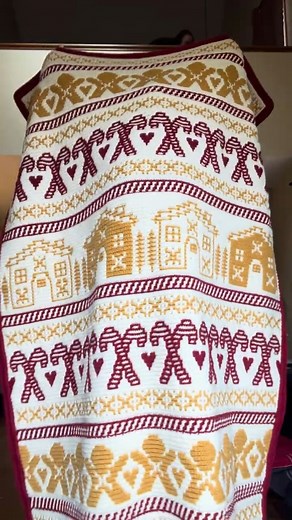 Pattern 👉 https://patternshere.com/unlock/?pattern=gingerbread-mosaic #CrochetLove #crocheting #crochetinspiration #crochetersofinstagram #crochet | Crochet Tutorial