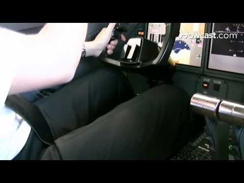 How to Land a Plane | Flying Lessons