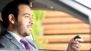 Un clic sur la télécommande, et votre portail s'ouvre en quelques secondes. www.somfy.me | Somfy | Facebook