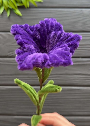 How to Make an Easy Pipe Cleaner Flower