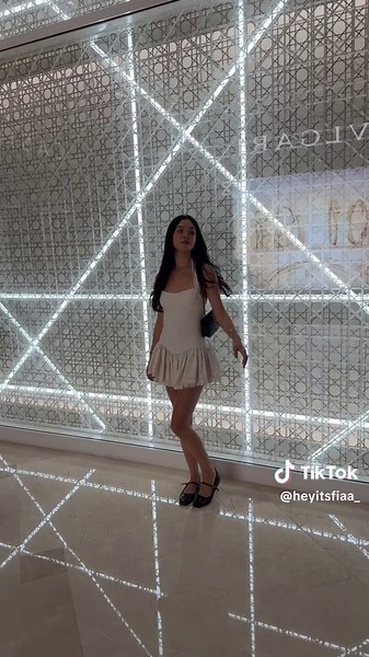 Stef was actually the one throwing a fit cos we were running late to our reservation lol 😭 Happy 25th to meee! 🌟💘 #ootd #fitcheck #outfitinspo #birthday