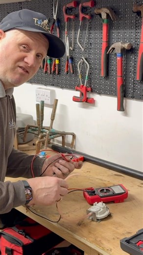 How to test a boiler air pressure switch #plumbing #gastraining #centralheating